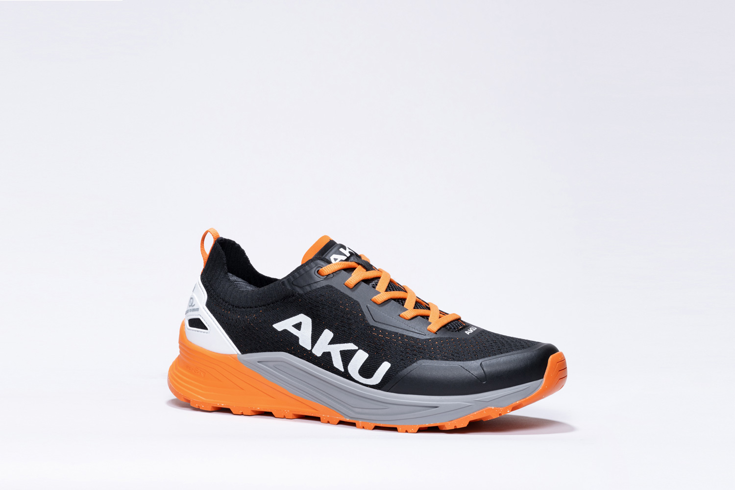 AiraV-Light_Nero-Arancio-0